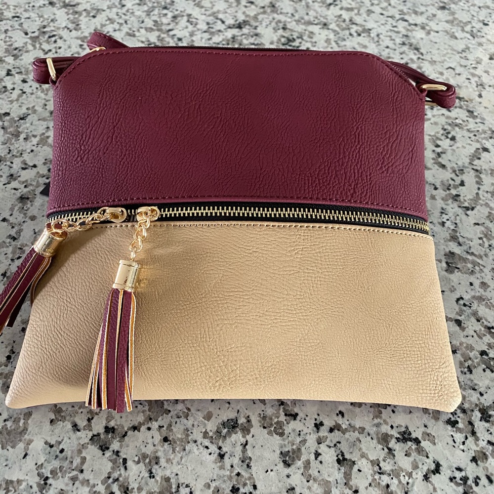 NWT DELUXITY LOS ANGELES HANDBAG